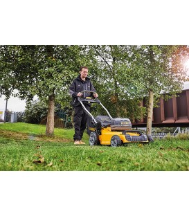 Tondeuse à gazon sans fil DeWALT 18V DCMW56N-XJ sans batterie et chargeur